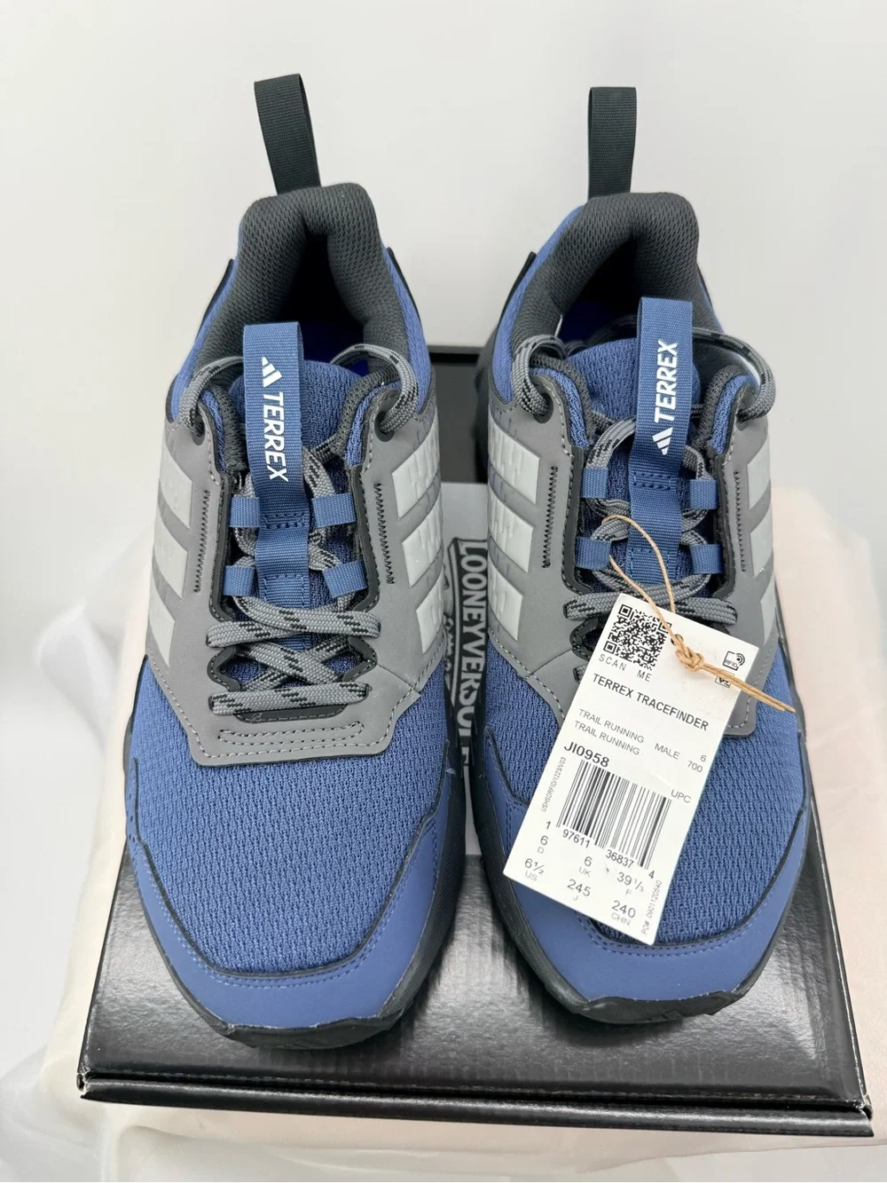 adidas lightweight athletic